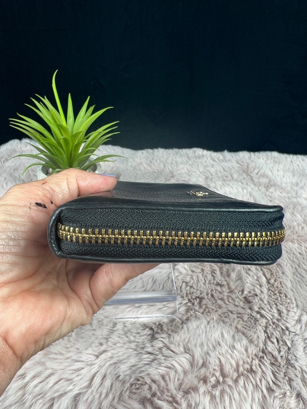 COACH Black Polished Pebble Leather Accordion Zip Around Wallet - EUC - Picture 5 of 9